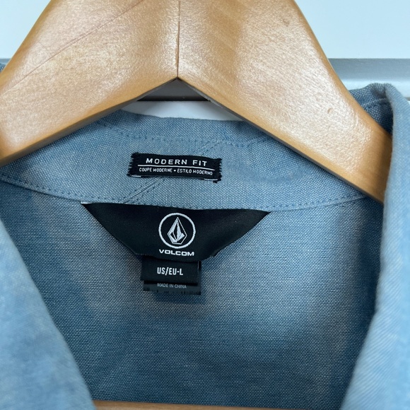 Volcom Button Down Shirt Men's Large - Picture 3 of 3